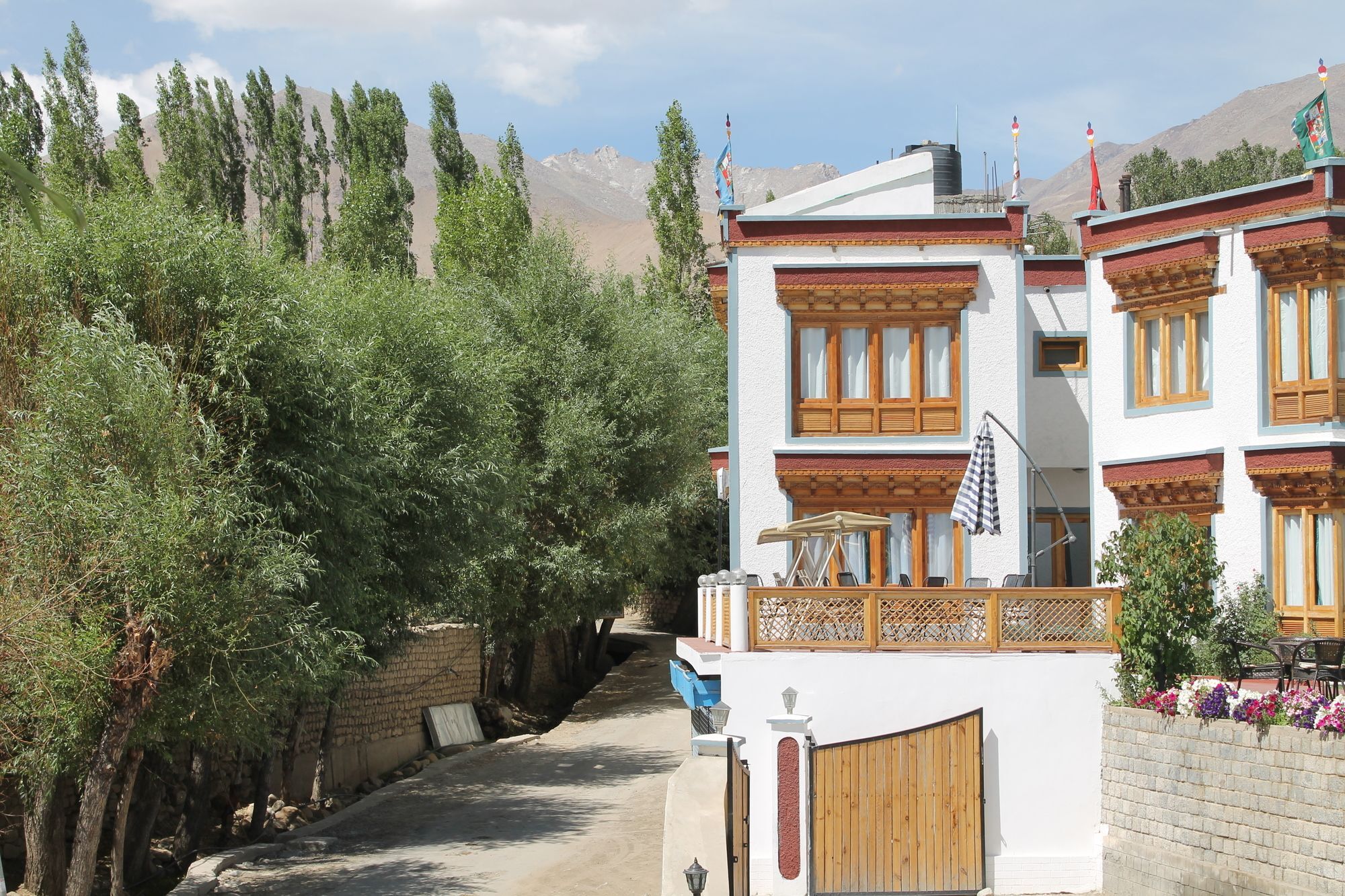 Hotel Royal Ladakh, Лех Екстериор снимка